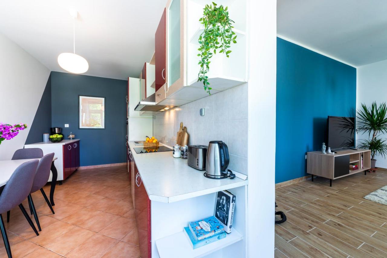 Ellanna Apartment *