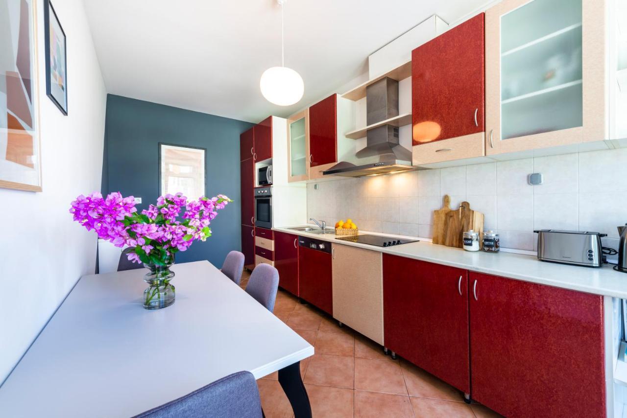 Ellanna Apartment